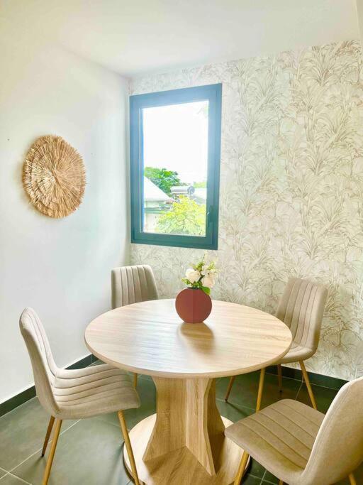 Appartement A 2 Pas De La Plage De Terre Sainte エクステリア 写真